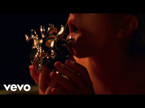 704b27084030f0e97ce3ce3e5953e9e5 AURORA - Starvation - (2024) - wunschradio.fm | Musikwunsch kostenlos im Radio
